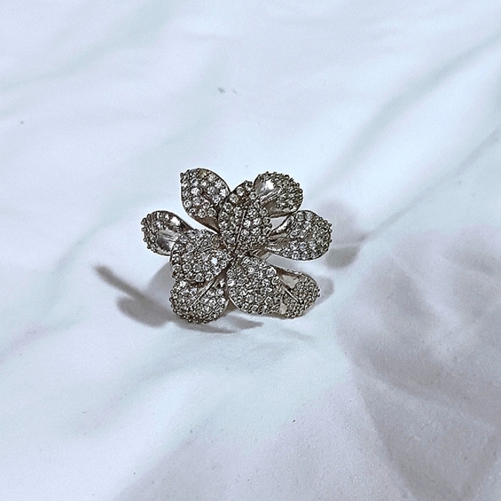 Oversized Flower Ring